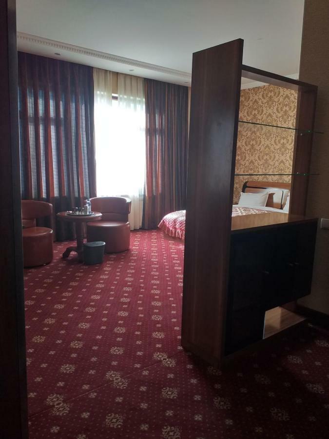 Seoul Hotel シムケント エクステリア 写真